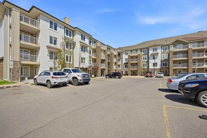 Property Photo: 6118 80 Avenue NE 1408 AB T3J 0S6