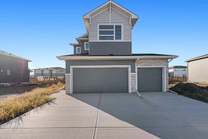 Property Photo: 95 Dawson Wharf Mount AB T1X 2X7