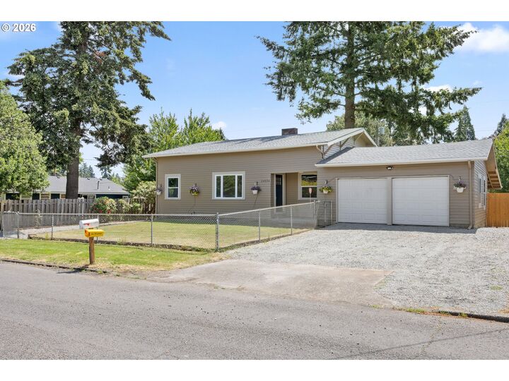 Property Photo: 14026 SE Taylor St OR 97233