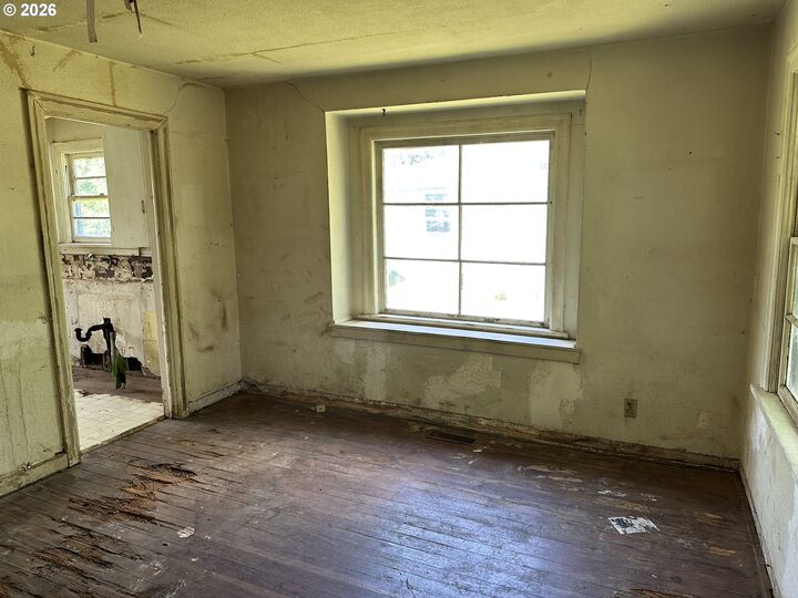 Property Photo: 1442 Tyler St OR 97401