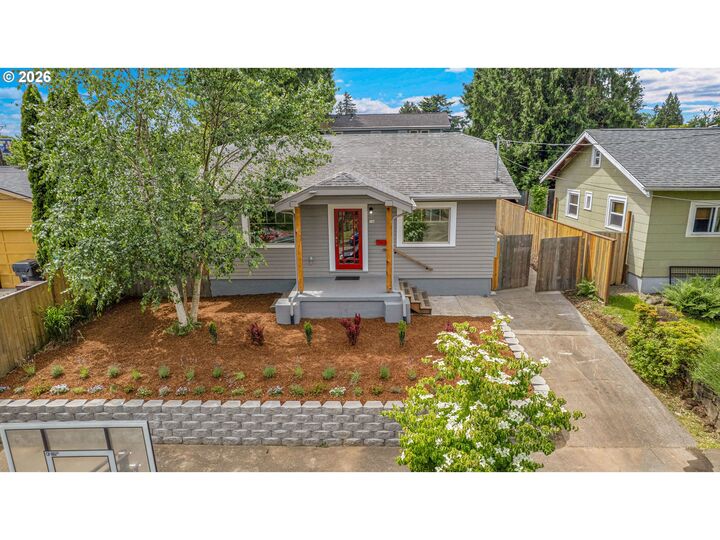 Property Photo: 244 NE Buffalo St OR 97211