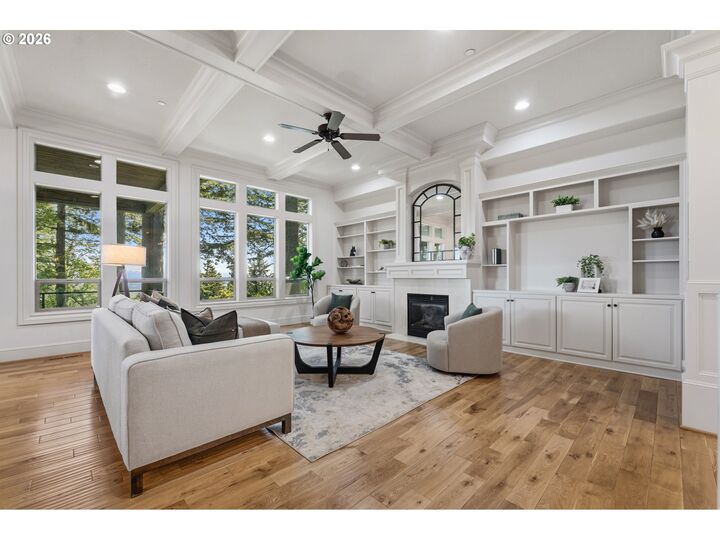 Property Photo:  4530 SW Council Crest Dr  OR 97239 