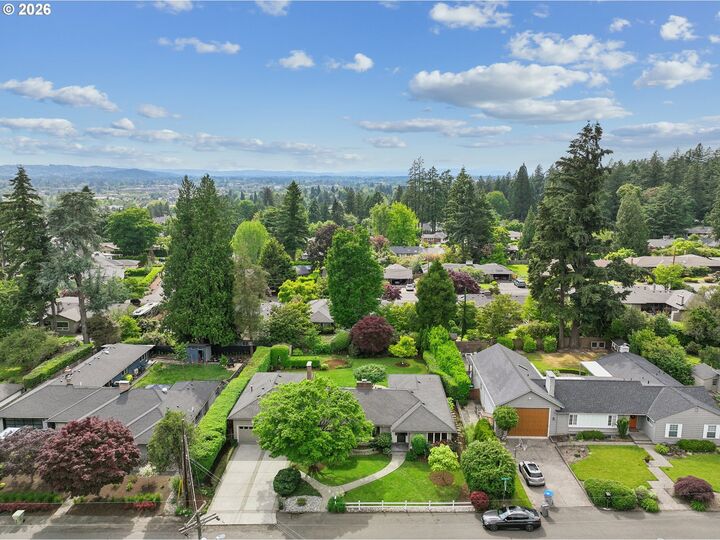Property Photo: 3385 SW Vista Dr OR 97225