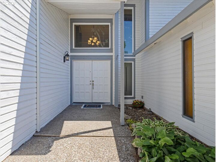 Property Photo: 2014 NE 164th Pl OR 97230