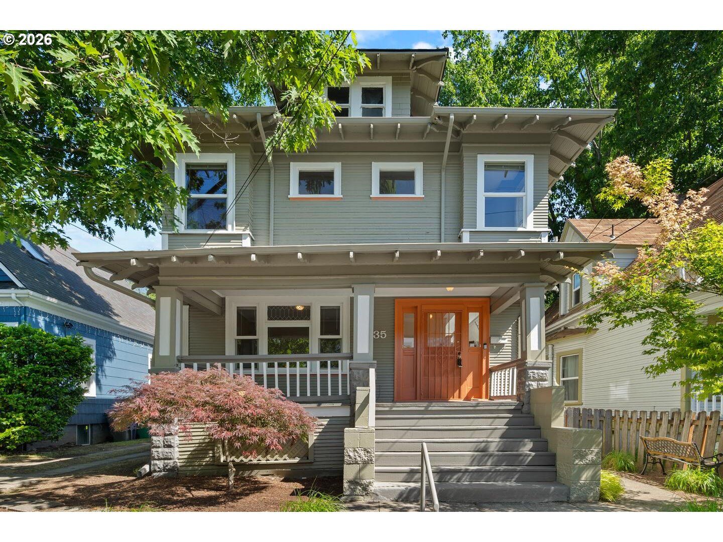Property Photo: 535 NE Knott St OR 97212
