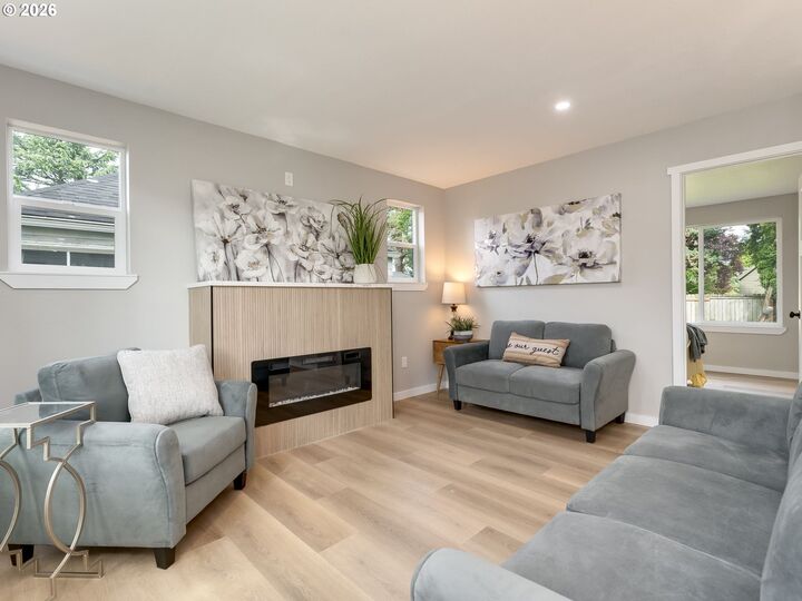 Property Photo:  7306 N Newell Ave  OR 97203 
