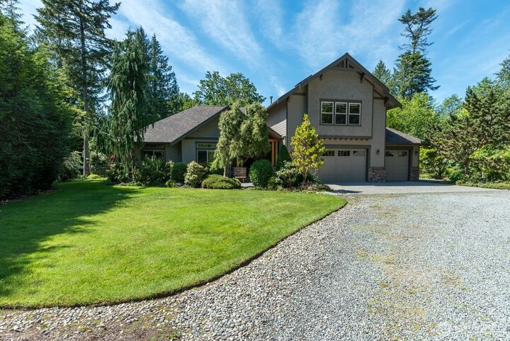 Property Photo: 763 Arrowhead Road WA 98282