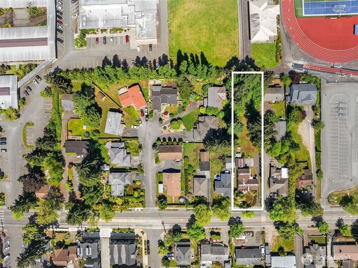 Property Photo:  320 NE 185th Street  WA 98155 