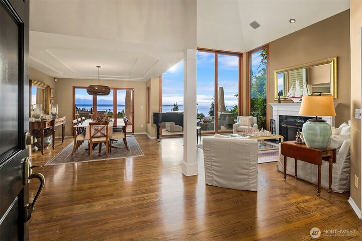 Property Photo: 17020 74th Avenue W WA 98026