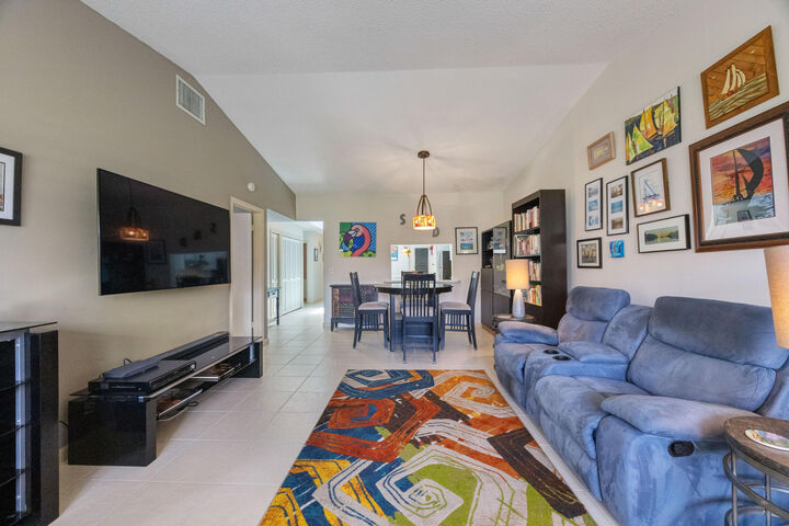 Property Photo:  22 Ridge Pointe Drive C  FL 33435 