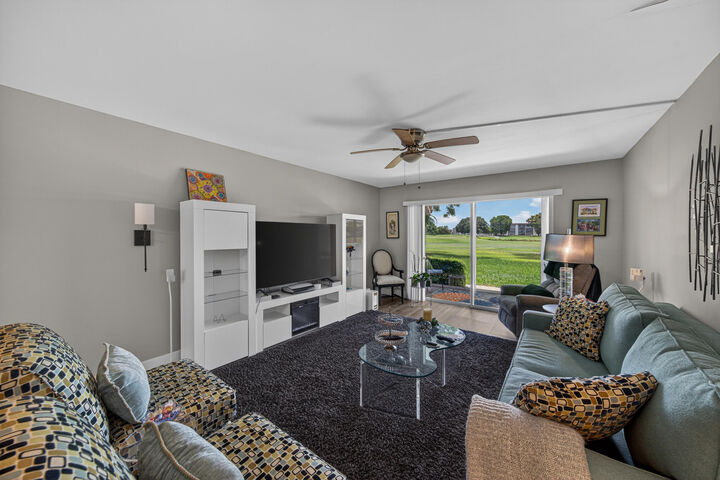 Property Photo:  3004 Portofino Isle M1  FL 33066 