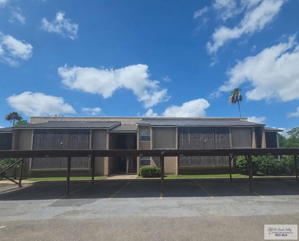 Property Photo: 205 Calle Amistosa TX 78520