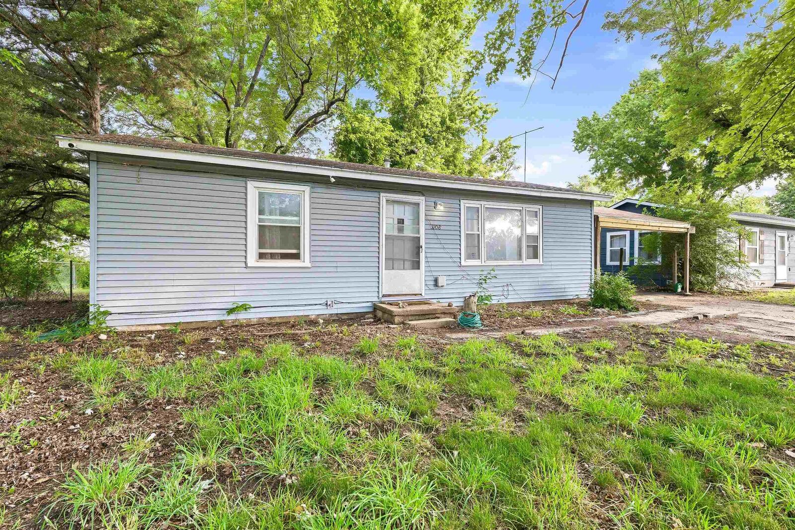 Property Photo:  3108 W Dora St  KS 67213-1521 