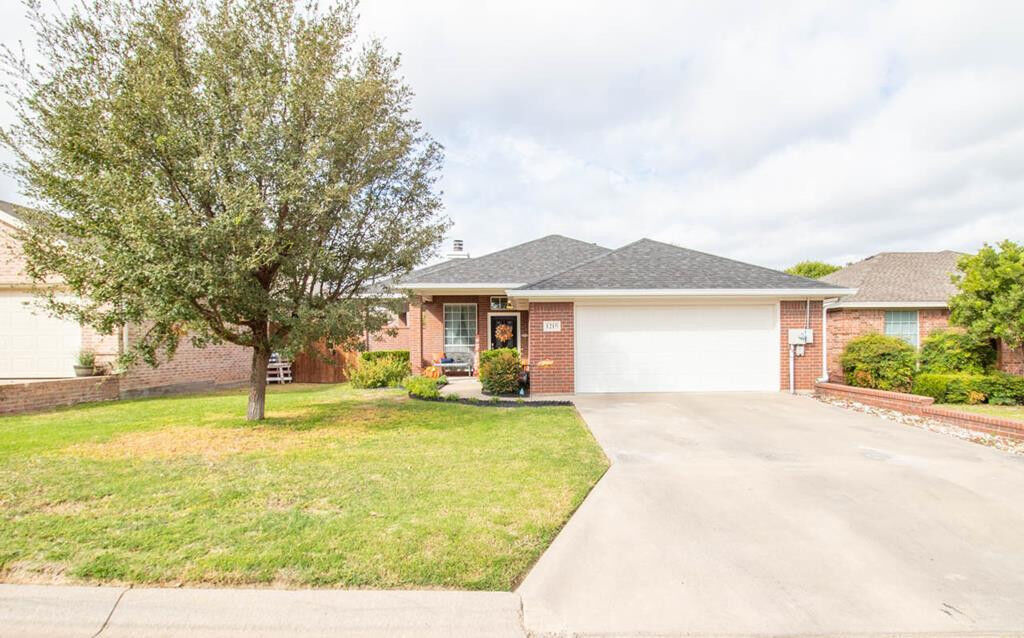 Property Photo:  1215 Dorchester Drive  TX 76901 