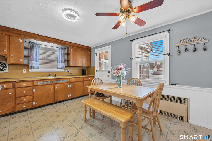 Property Photo:  75 Hollywood Avenue  CT 06110 