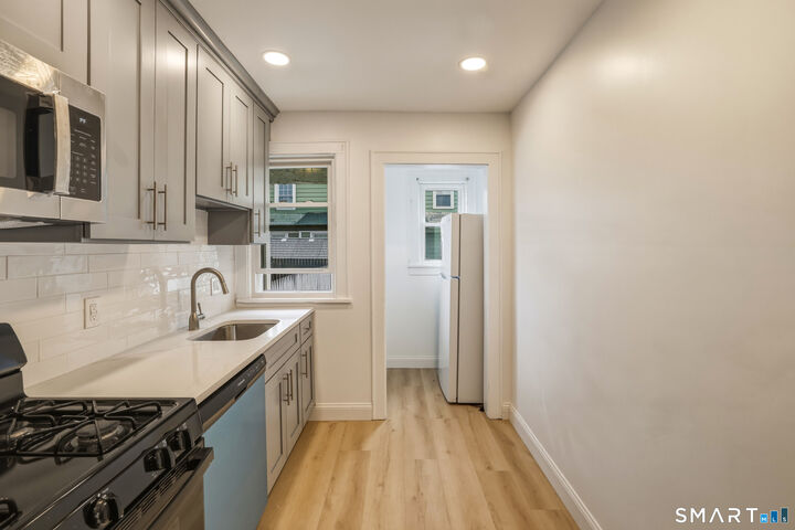 Property Photo: 57 Washington Circle CT 06119
