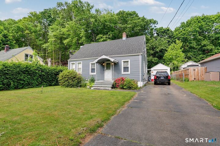 Property Photo:  140 Emmett Avenue  CT 06418 