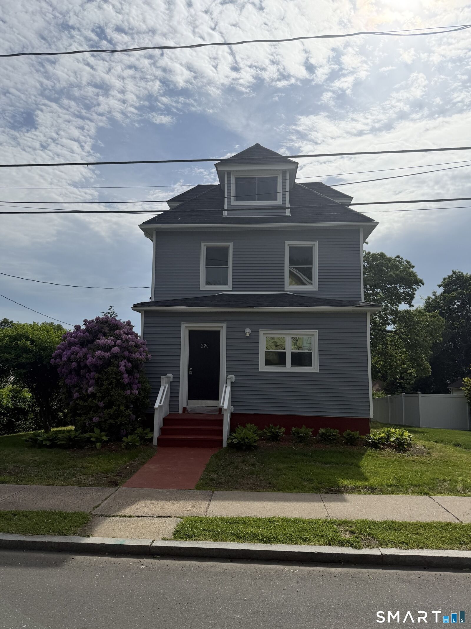 Property Photo:  220 Newbury Street  CT 06114 