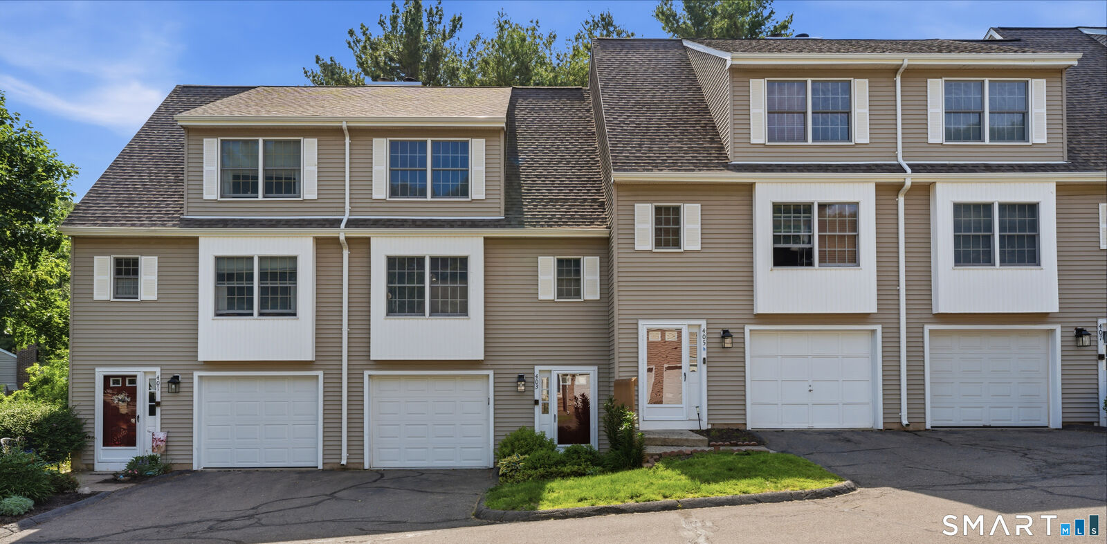 Property Photo: 403 Holly Hill Drive 403 CT 06067