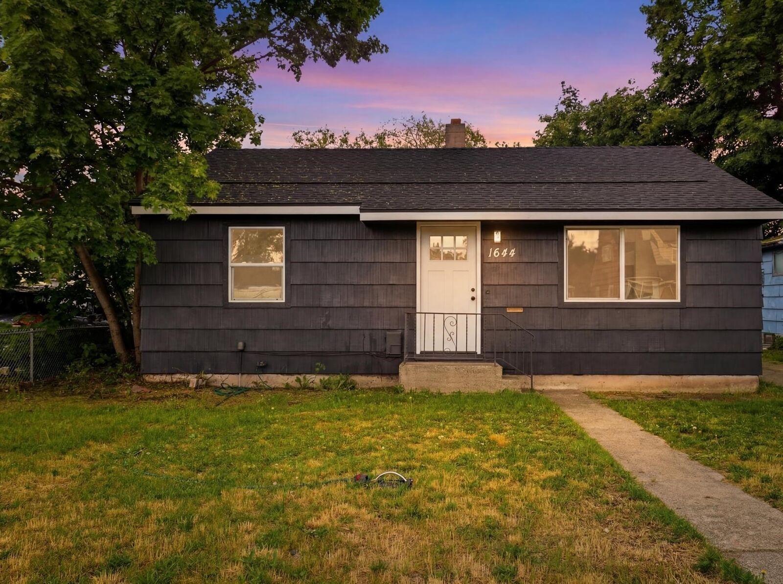 Property Photo:  1644 E Longfellow Ave  WA 99207 
