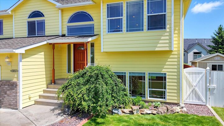 Property Photo:  9012 N Ash St  WA 99208 