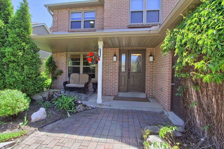 Property Photo: 204 Crossland Gate ON L3X 1A8
