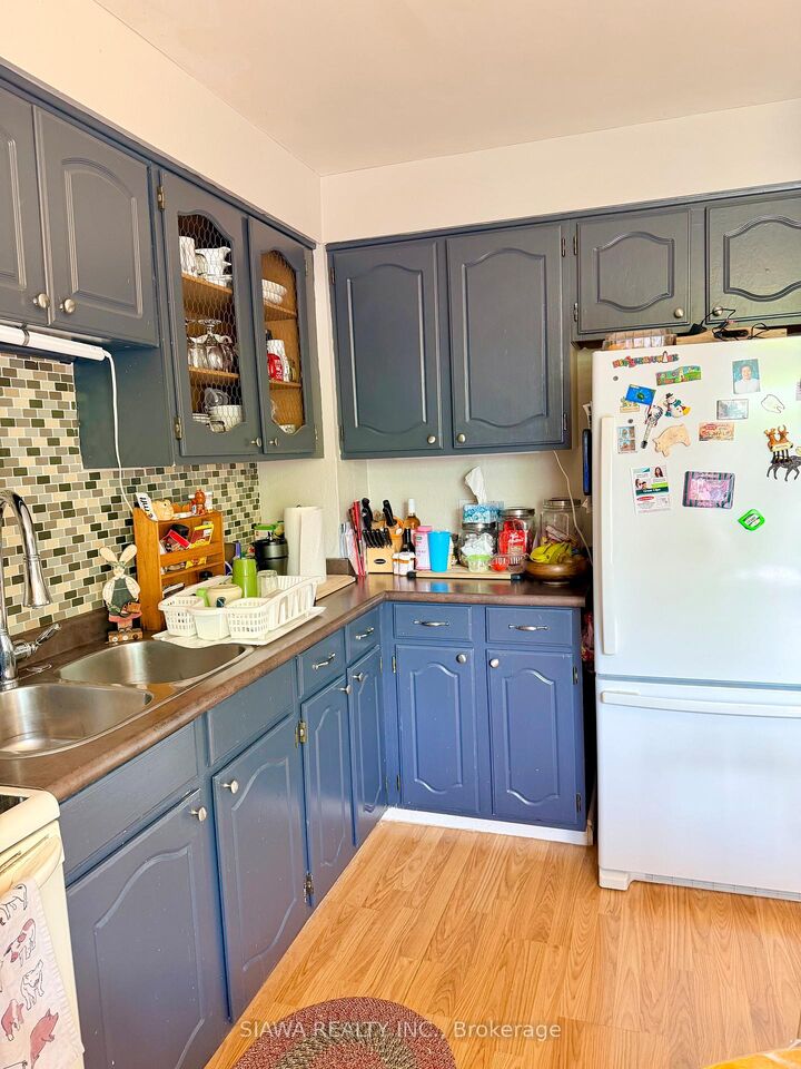 Property Photo: 1250 Jalna Boulevard 86 ON N6E 2W4