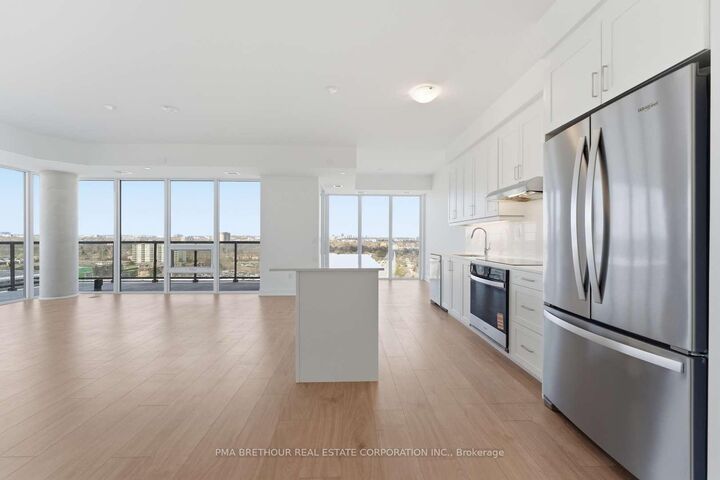 Property Photo: 1035 Southdown Road 1809 ON L5J 0A2