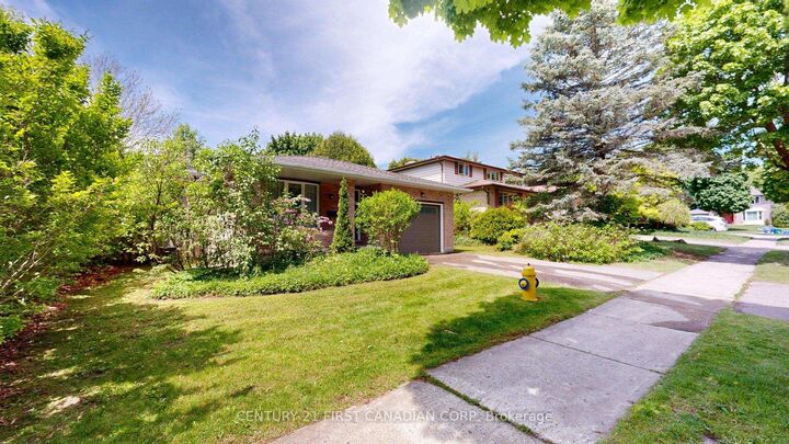 Property Photo: 43 Walmer Gardens ON N6G 4H5