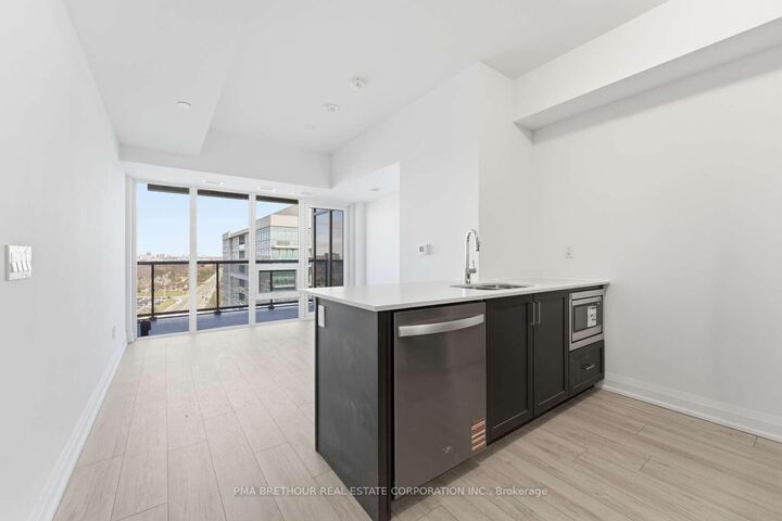 1035 Southdown Road 1812 — photo 1