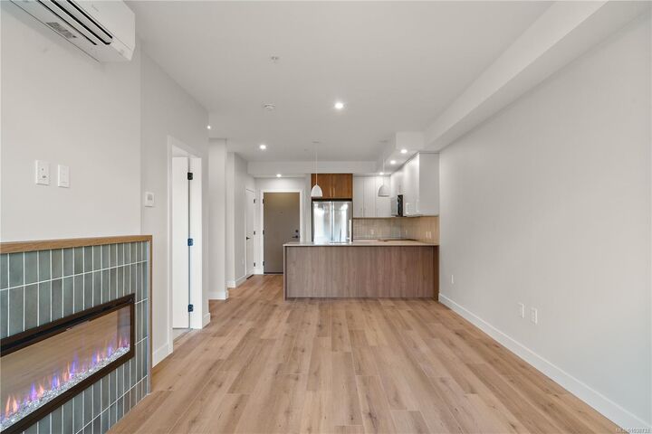 Property Photo:  2881 Leigh Rd #213  BC V9B 4G5 