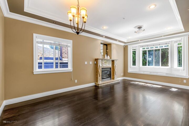 Property Photo: 295 W 63rd Avenue BC V5X 2H9