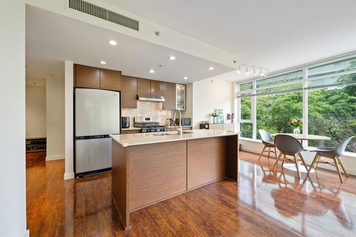 Property Photo:  5900 Alderbridge Way 608  BC V6X 0B6 