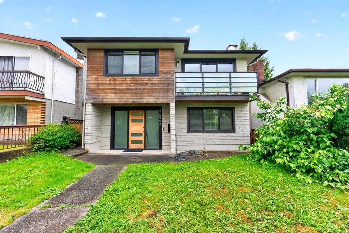 2532 E 24th Avenue — photo 1