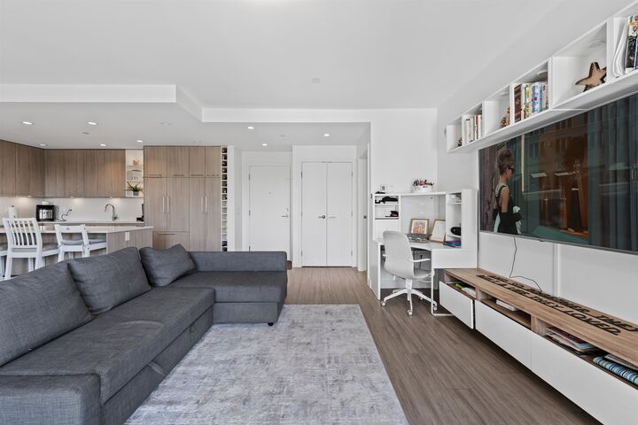 Property Photo: 707 E 3rd Street 306 BC V7L 1G8