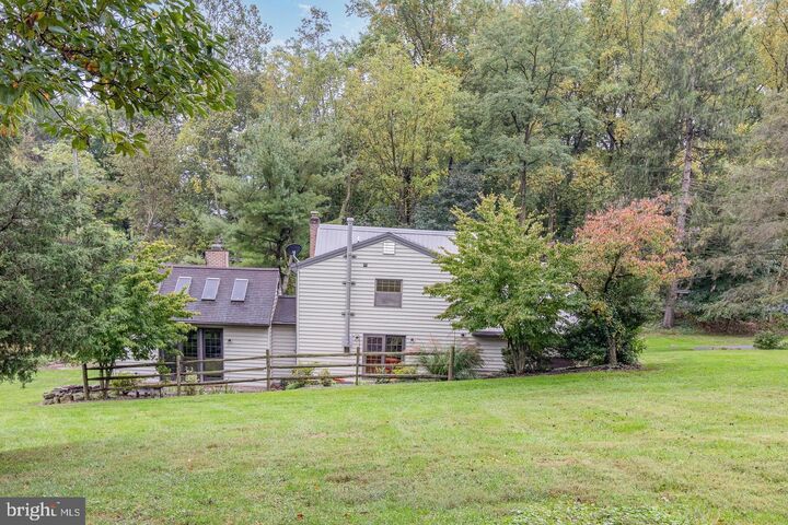 Property Photo:  515 W 28th Division Highway  PA 17543 