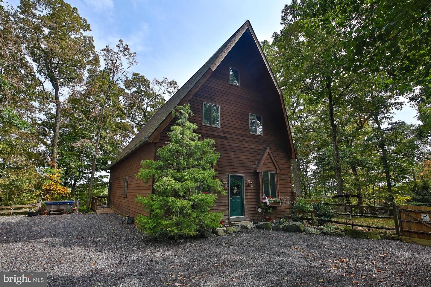 Property Photo:  127 Bavington Road  PA 18074 