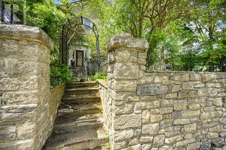 Property Photo:  716 King Street West  ON K0E 1T0 