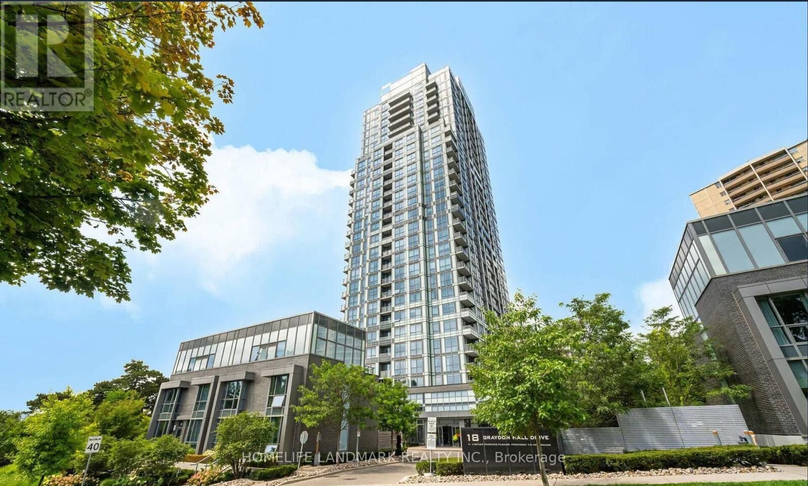 Property Photo:  18 Graydon Hall Drive 1903  ON M3A 0A4 