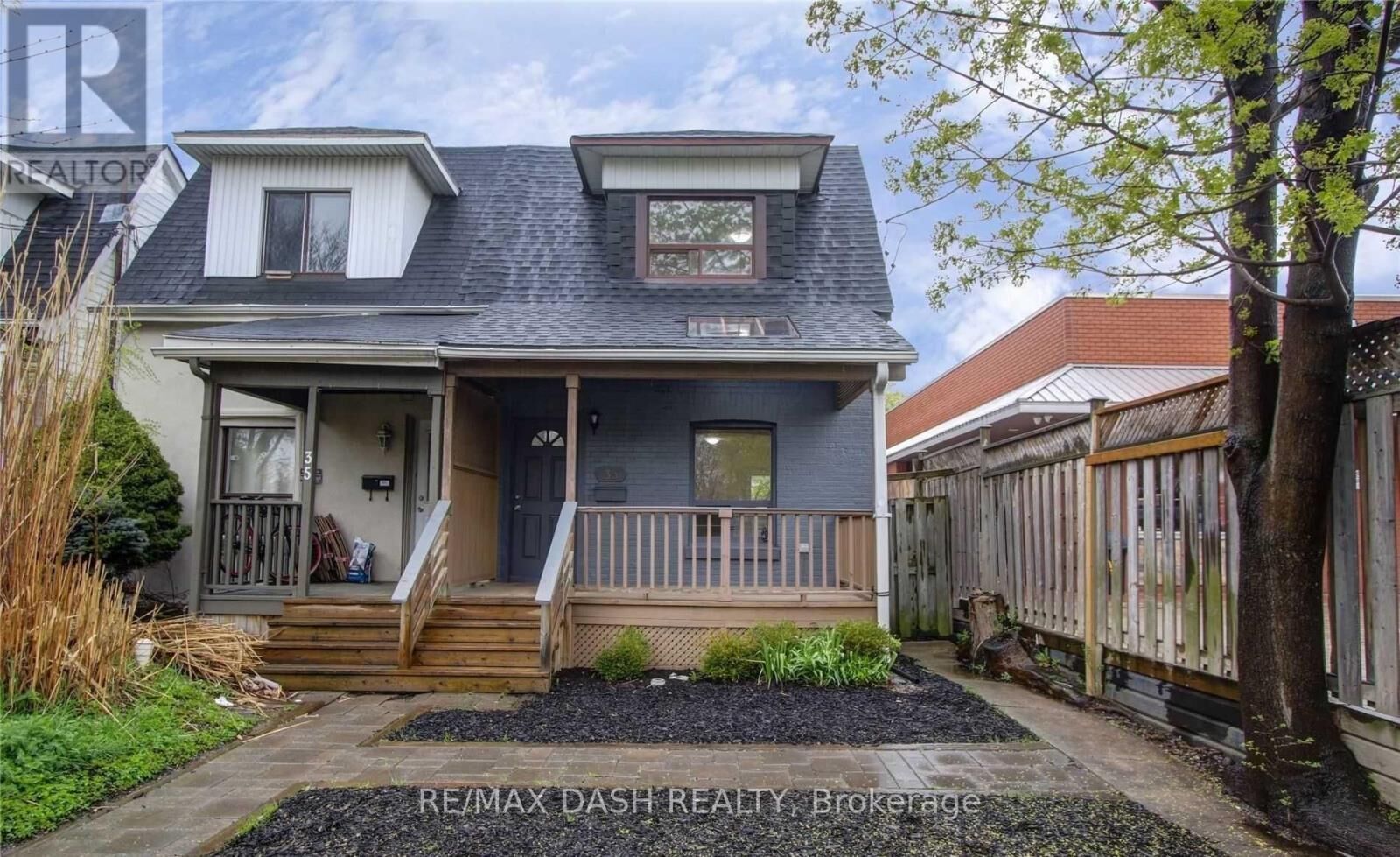 Property Photo: 33 Woodward Avenue Main ON M4L 2Y5