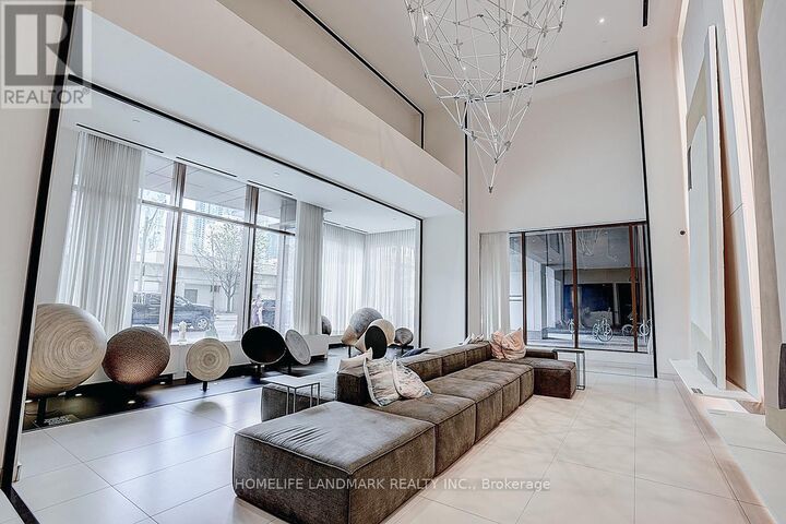 Property Photo:  15 Lower Jarvis Street 2809  ON M5E 0C4 