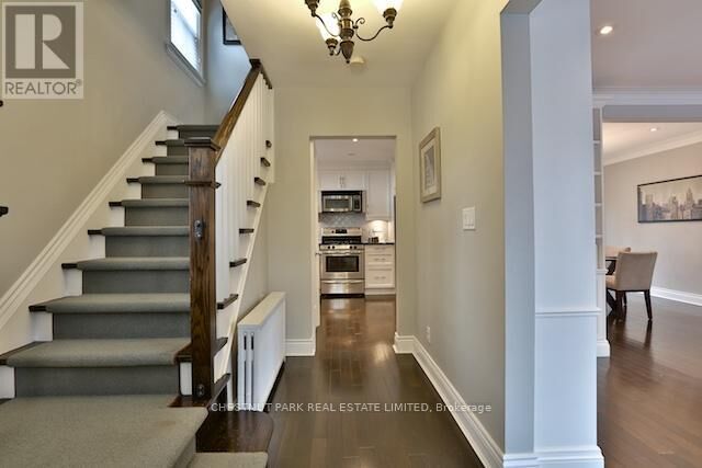 Property Photo:  54 Brookview Drive  ON M6A 2K2 