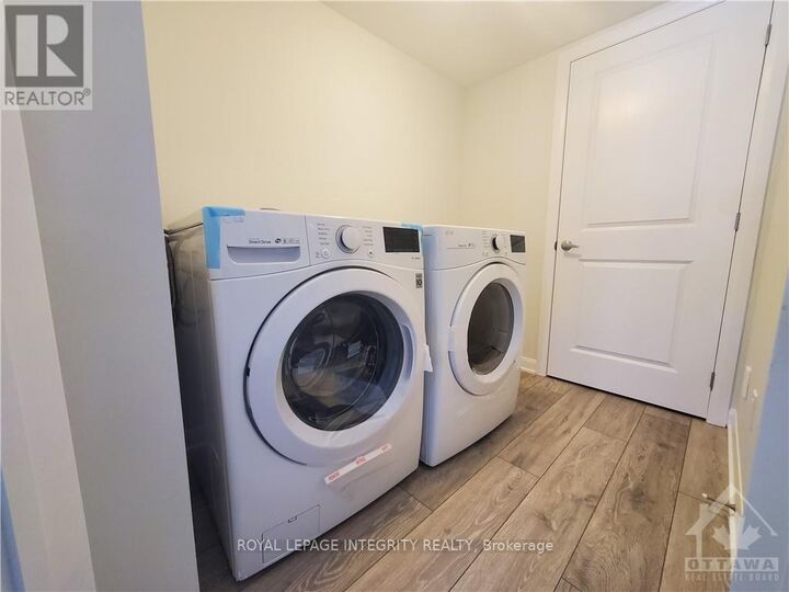 Photo de la propriété: 904 Lixnaw Court ON K2J 6Y3