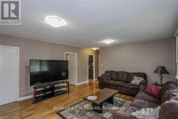 Property Photo: 12 Garland Crescent Main ON N5V 1N5