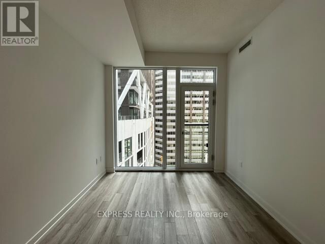 Property Photo: 121 St Patrick Street 1218 ON M5T 3C1