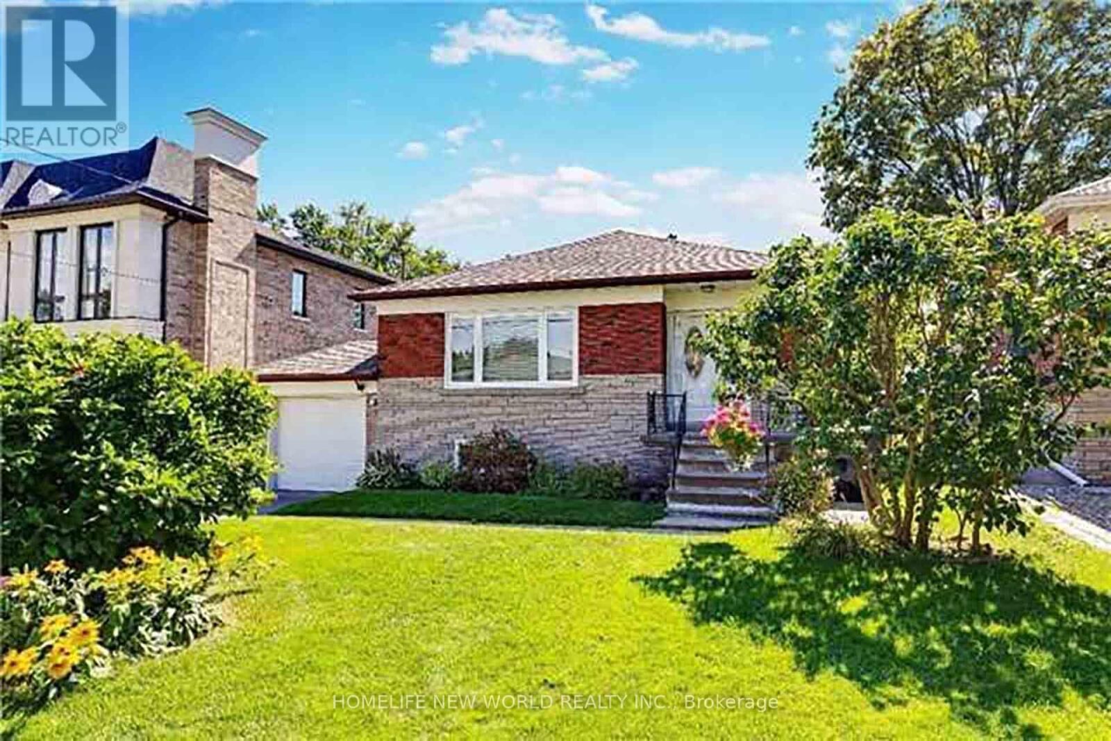 Property Photo: 261 Betty Ann Drive ON M2R 1A9