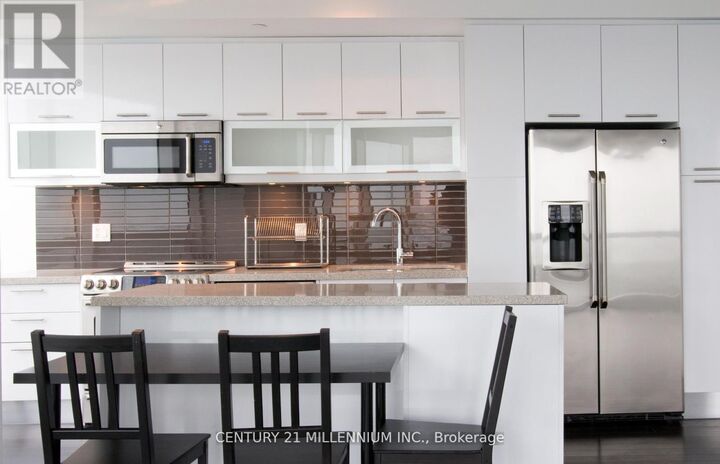 Property Photo: 388 Yonge Street 7002 ON M5B 0A4