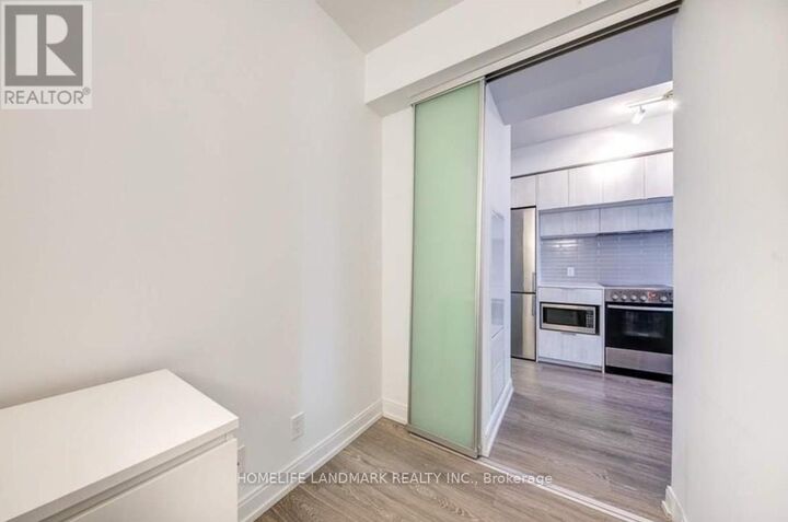 Property Photo:  181 Dundas Street East 3815  ON M5A 0N5 