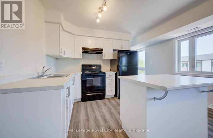 Property Photo:  465 Garafraxa Street West 7  ON N1M 0L6 