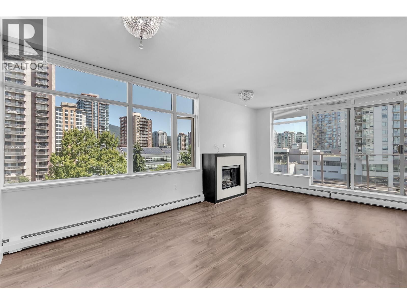 Property Photo:  158 West 13th Street 802  BC V7M 0A7 